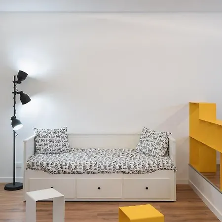 Nest Apartment *
